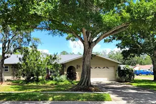7801 17th Way N, Saint Petersburg, FL 33702 - Photo 1