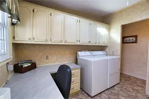 725 Iglesia Dr, North Port, FL 34287 - Photo 5