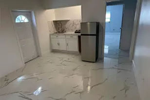 8601 Twin Lakes Blvd, Tampa, FL 33614 - Photo 47