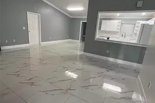 8601 Twin Lakes Blvd, Tampa, FL 33614 - Photo 3