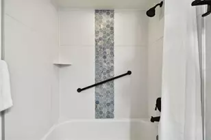 11605 Gulf Blvd, Treasure Island, FL 33706 - Photo 23