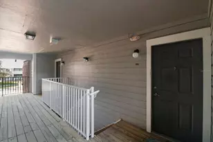 1400 Gandy Blvd N, Saint Petersburg, FL 33702 - Photo 5