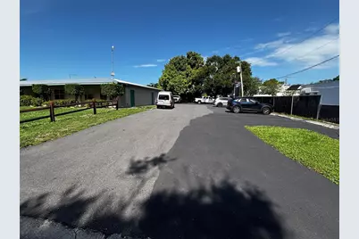 5250 15th Street N #7, Saint Petersburg, FL 33703 - Photo 11