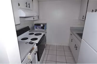 5250 15th Street N #7, Saint Petersburg, FL 33703 - Photo 3