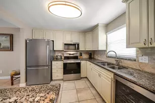1230 Gulf Blvd, Clearwater Beach, FL 33767 - Photo 3