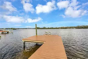 945 Bayshore Dr, Tarpon Springs, FL 34689 - Photo 3