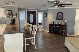 10138 N Lake Dr, Largo, FL 33773 - Photo 13