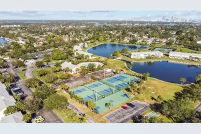 5004 Starfish Drive SE #F, Saint Petersburg, FL 33705 - Photo 3