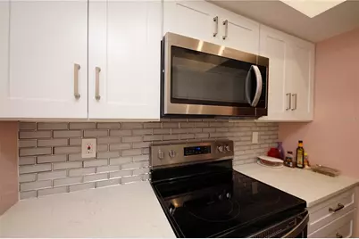 1330 70th Street N, Saint Petersburg, FL 33710 - Photo 9