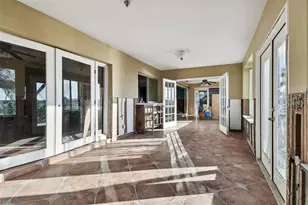 1836 Venetian Point Dr, Clearwater, FL 33755 - Photo 11