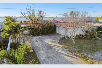 1836 Venetian Point Drive, Clearwater, FL 33755 - Photo 23