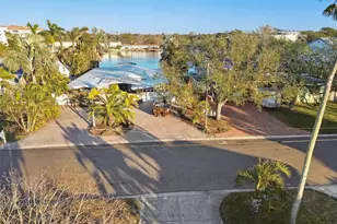 1836 Venetian Point Dr, Clearwater, FL 33755 - Photo 43