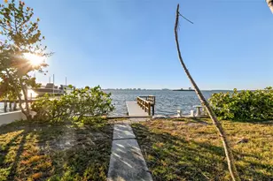 1836 Venetian Point Dr, Clearwater, FL 33755 - Photo 33
