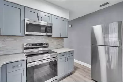 11435 2nd Street E, Treasure Island, FL 33706 - Photo 5