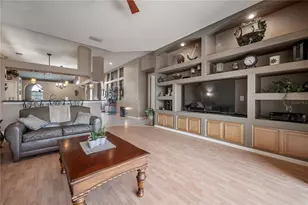 10126 Londonshire Ln, Tampa, FL 33647 - Photo 13