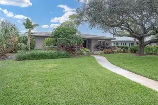 266 Snell Isle Blvd NE, Saint Petersburg, FL 33704 - Photo 5