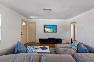 2201 Park St N, Saint Petersburg, FL 33710 - Photo 9