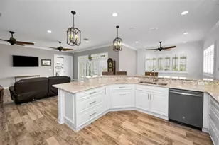 11325 5th St E, Treasure Island, FL 33706 - Photo 23