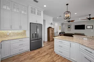 11325 5th St E, Treasure Island, FL 33706 - Photo 23