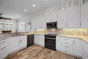 11325 5th St E, Treasure Island, FL 33706 - Photo 21