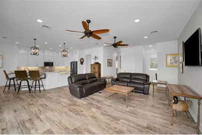 11325 5th Street E, Treasure Island, FL 33706 - Photo 17