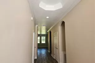 422 Shannon Ests Ct, Plant City, FL 33563 - Photo 9