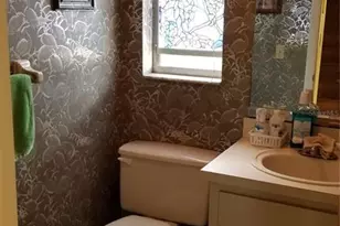 255 Capri Cir N, Treasure Island, FL 33706 - Photo 15