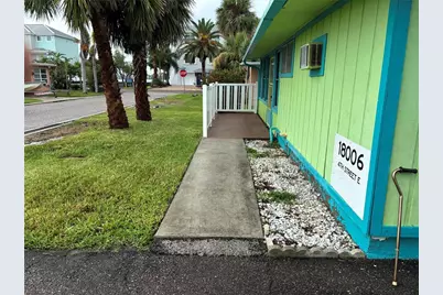 18006 4th Street E, Redington Shores, FL 33708 - Photo 5