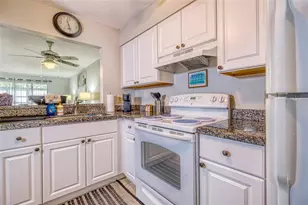 13714 Mission Oaks Blvd, Seminole, FL 33776 - Photo 9