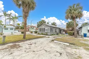 130 90th Ave, Treasure Island, FL 33706 - Photo 11