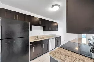 107 Sea Horse Dr SE, Saint Petersburg, FL 33705 - Photo 13