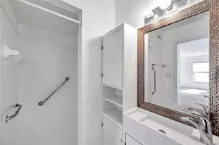 107 Sea Horse Dr SE, Saint Petersburg, FL 33705 - Photo 29