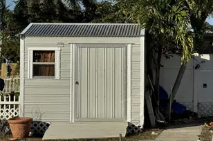 9524 Treasure Ln NE, Saint Petersburg, FL 33702 - Photo 11