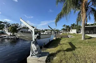 9524 Treasure Ln NE, Saint Petersburg, FL 33702 - Photo 9