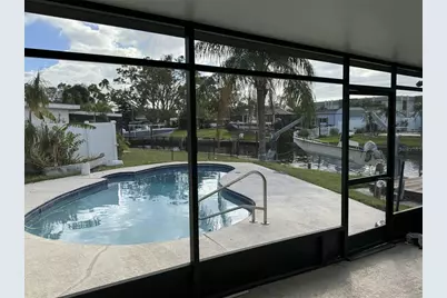 9524 Treasure Lane NE, Saint Petersburg, FL 33702 - Photo 7