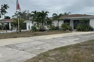 9524 Treasure Ln NE, Saint Petersburg, FL 33702 - Photo 3