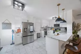 2504 W Fletcher Ave, Tampa, FL 33618 - Photo 9
