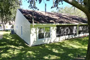 35324 Whispering Pines Dr, Zephyrhills, FL 33541 - Photo 33