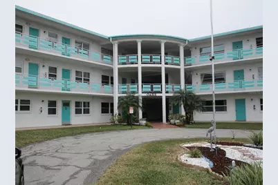 1900 59th Avenue N #212, Saint Petersburg, FL 33714 - Photo 1