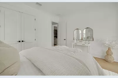 323 Appian Way NE, Saint Petersburg, FL 33704 - Photo 21