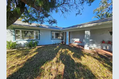 7711 Innis Court, Saint Petersburg, FL 33709 - Photo 1