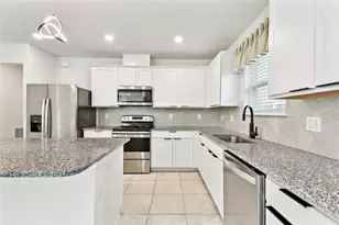 6684 Devlin Ln, Wesley Chapel, FL 33545 - Photo 9