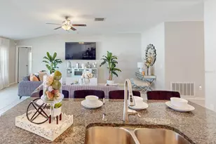 993 Anchor Bend Dr, Ruskin, FL 33570 - Photo 9