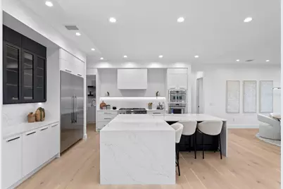 2081 Michigan Avenue NE, Saint Petersburg, FL 33703 - Photo 15