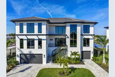 2081 Michigan Avenue NE, Saint Petersburg, FL 33703 - Photo 3