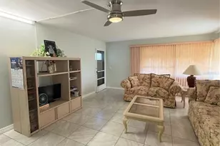 5895 18th St N, Saint Petersburg, FL 33714 - Photo 11