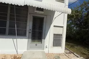 5895 18th St N, Saint Petersburg, FL 33714 - Photo 5
