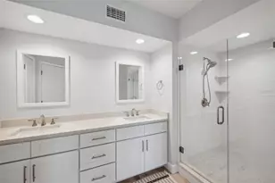 960 Starkey Rd, Largo, FL 33771 - Photo 9