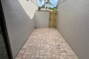 5565 Salem Square Dr N, Palm Harbor, FL 34685 - Photo 15