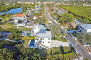 1640 Seabreeze Dr, Tarpon Springs, FL 34689 - Photo 81